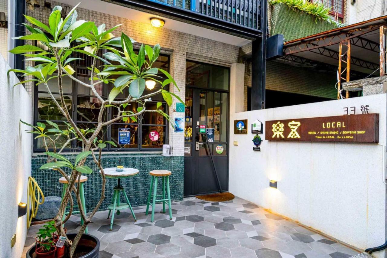 Local Backpacker Hostel Tainan Exterior foto